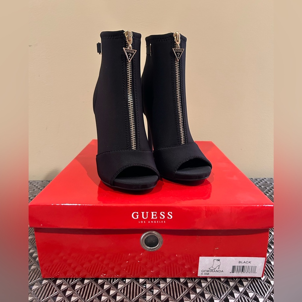 Guess Stretch Scuba Black Zippered Ankle Boots